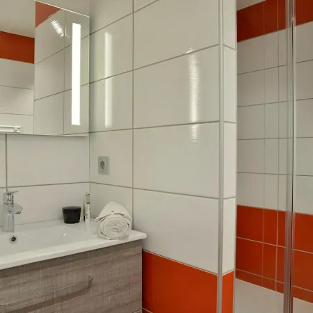 Renove Avec Parking Gratuit Et Animaux Admis - Fr-1-181-2086 Apartment *